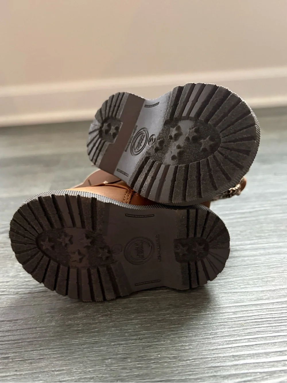 wonder nation Brown Faux-Leather Lace-Up Kids Boots. Baby size 2 NWT